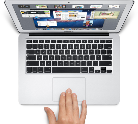 air 11 design multitouch.jpg - fonte: Apple MacBook Air Feito do jeito que todo notebook deveria ser. (http://www.apple.com/br/macbookair/design.html)
