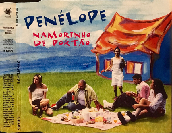 Capa do CD single de Namorinho de Portão, mostrando a banda em um cenário de piquenique.