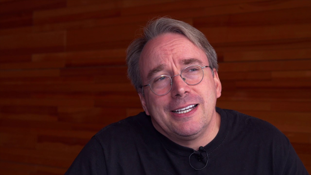 Foto de Linus Torvalds em entrevista